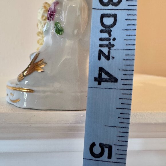 Vintage Dresden Style Ceramic and Lace Figurine Made in Japan - Picture 8 of 9